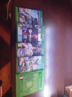VÂND XBOX ONE S 1 TB Minecraft ediție limitata