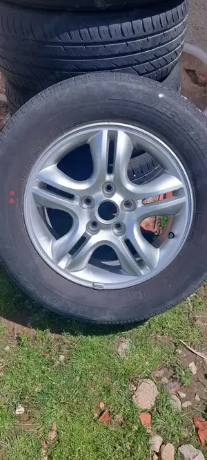 O roata pe 16 Kia etc