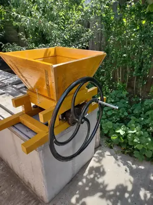 Vând zdrobitor struguri - imagine 3