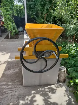 Vând zdrobitor struguri - imagine 2