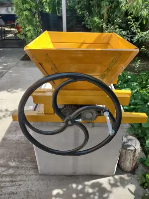 Vând zdrobitor struguri - imagine 5