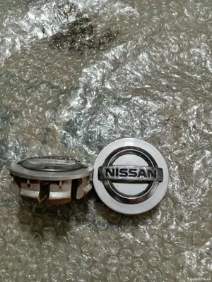 Vând diverse stopuri auto și un set căpăcele roti Nisa tel- zero 7 cinci 8cinci 2 sase 3 cinci 0