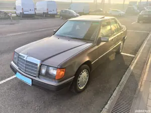 Mercedes W124 250D Retromobil