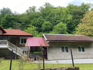 Vând casă si teren cu suprafață de 6523m - imagine 2