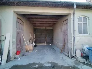 Casă tradițională cu 2 corpuri, grajd, șură și 1200 mp teren   Lisa, Brașov   ideal turism rural - imagine 3