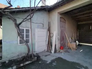 Casă tradițională cu 2 corpuri, grajd, șură și 1200 mp teren   Lisa, Brașov   ideal turism rural - imagine 4