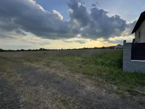 Teren Intravilan Becicherecu Mic ,776 mp,Fs. 17,5m