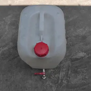 Vand Bidon cu robinet de alama la baza -stare f. buna