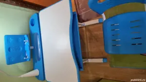 Set birou și scaun reglabil pe înălțime pentru copii cu varsta intre 4 si 12 ani