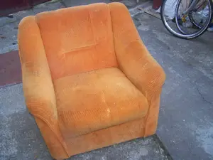 vand trei fotolii si alte corpuri - imagine 3