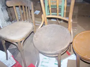 vand trei fotolii si alte corpuri - imagine 4