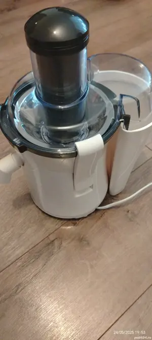 Vînd storcător fructe