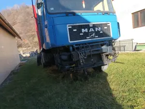 Camion transport bușteni cu macara hidraulică - imagine 8