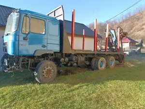 Camion transport bușteni cu macara hidraulică - imagine 9