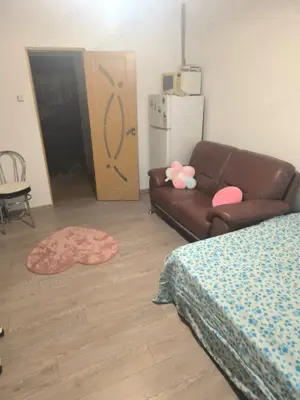 Vând garsoniera Navodari 