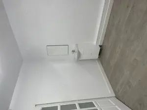 Cameră disponibilă  în salon