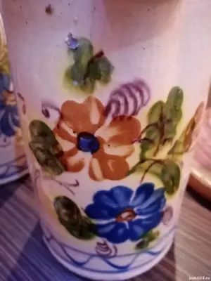 cani si vase vechi din lut 