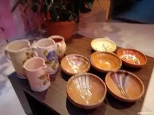 cani si vase vechi din lut  - imagine 3