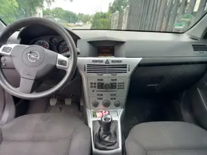 Opel Astra H 1,3 D 90 CP an 2009 - imagine 4