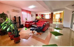 Casă la curte - imagine 4