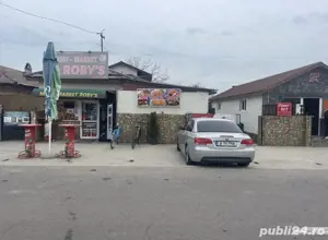 Se vand 3 spatii comerciale + 2 terase + birou + casa P + etaj la roșu + teren aferent