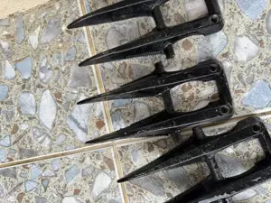 Vând colți lamă aproape noi 