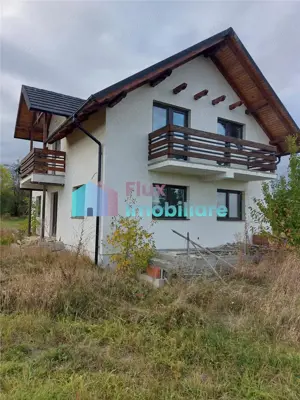 Casa cu 8450 mp teren in Solca