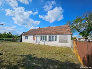 Casa cu teren 1405 mp la Sambateni