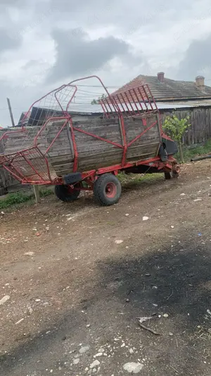 Vând remorcă de strâns fanul în stare de funcționare  - imagine 3