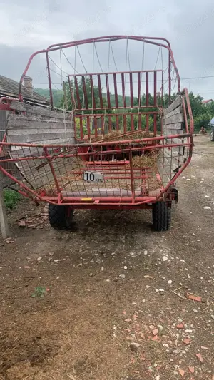 Vând remorcă de strâns fanul în stare de funcționare  - imagine 4