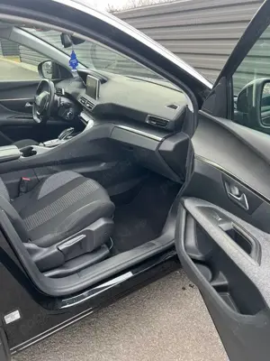 Peugeot 3008 1.5 Diesel 130 CP Automat 2018 - imagine 4