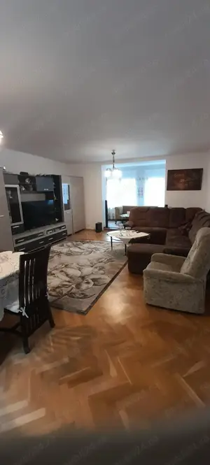 Vind casa cu etaj in centru Resita  - imagine 2