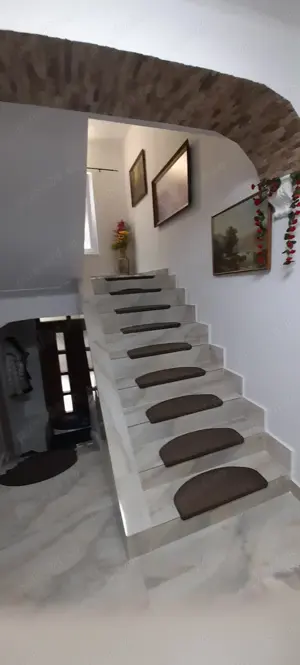 Vind casa cu etaj in centru Resita  - imagine 6