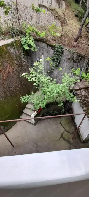 Vind casa cu etaj in centru Resita  - imagine 9