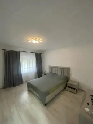 Duplex de vanzare, cu 8 camere, 300 mp, zona centrala - imagine 8