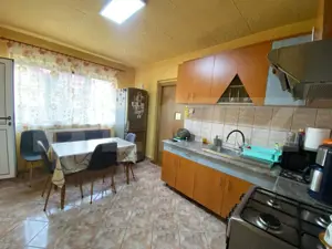 Casa individuala, de vanzare, cu 3 camere, 65 mp, zona Autogarii Beta