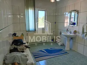 Casa cu 2 corpuri de cladire | zona 7 Noiembrie - imagine 8