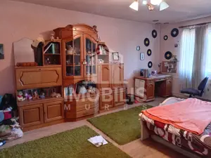 Casa cu 2 corpuri de cladire | zona 7 Noiembrie - imagine 3