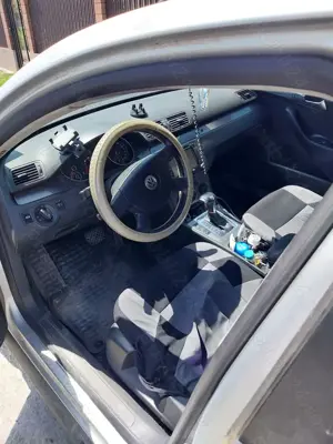 Vând Passat 2009, combi, automată  - imagine 2