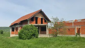 Casa in rosu  la Osorhei - imagine 4