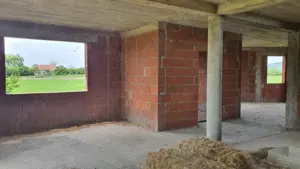 Casa in rosu  la Osorhei - imagine 3