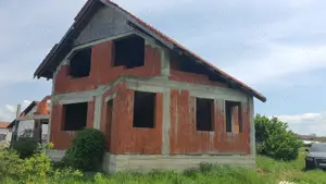 Casa in rosu  la Osorhei - imagine 5