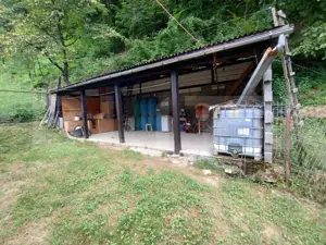 Cabana 3 cam,2 nivele 100 mp+teren extravilan 2,5 ha+1 ha padure, langa Nasaud - imagine 10