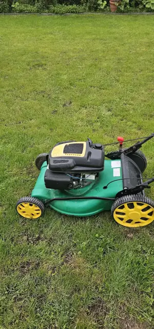 De vinzare masini de tuns iarba