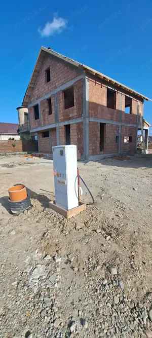 PROPRIETAR vand case individuale la rosu in Oradea!  - imagine 2