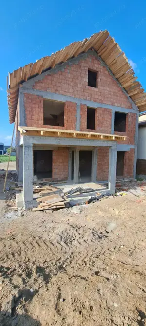 PROPRIETAR vand case individuale la rosu in Oradea!  - imagine 5