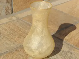 Vaza decorativa din sticla speciala cu mic defect 16 cm