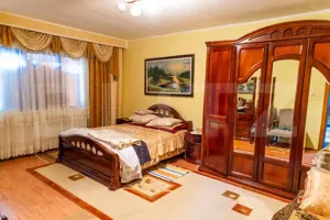 Casă de vanzare, cu 10 camere, 1200 mp, zona Dipsa - imagine 14
