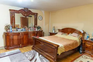 Casă de vanzare, cu 10 camere, 1200 mp, zona Dipsa - imagine 11