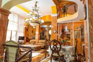 Casă de vanzare, cu 10 camere, 1200 mp, zona Dipsa - imagine 2